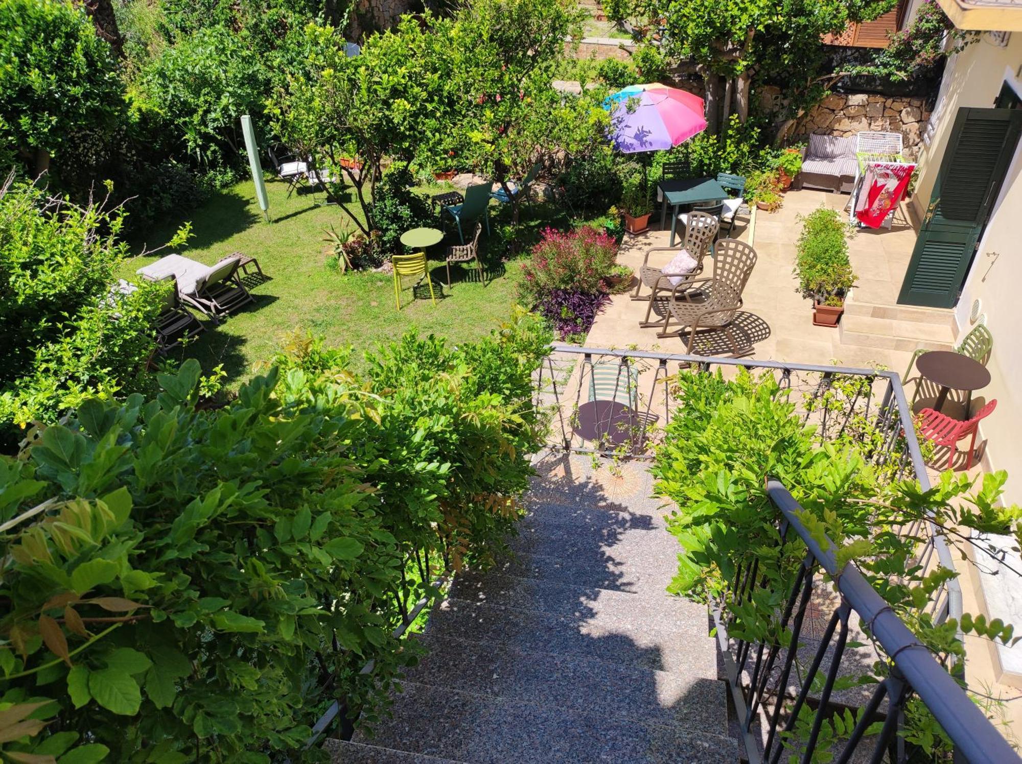 Il Giardino Di Tatiana Rooms & Breakfast Ла-Маддалена Экстерьер фото