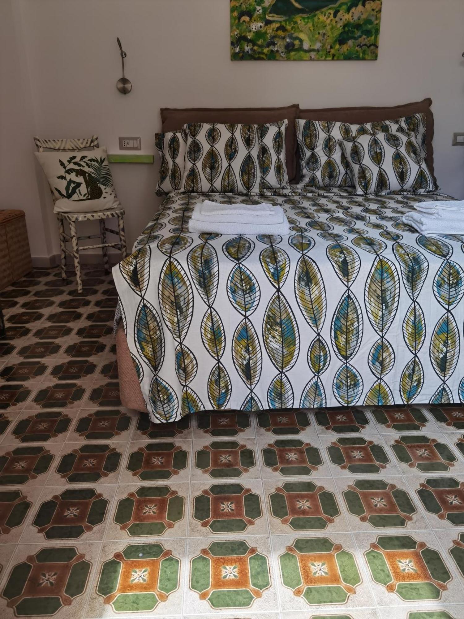 Il Giardino Di Tatiana Rooms & Breakfast Ла-Маддалена Номер фото